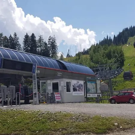 Wulli In Der Naehe Der Skianlagen Alpstuga