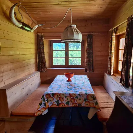 Wulli In Der Nähe Der Skianlagen Savognin